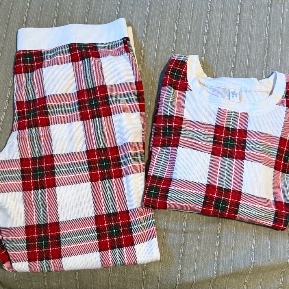 Stars Above - Women’s Plaid Pajama Set